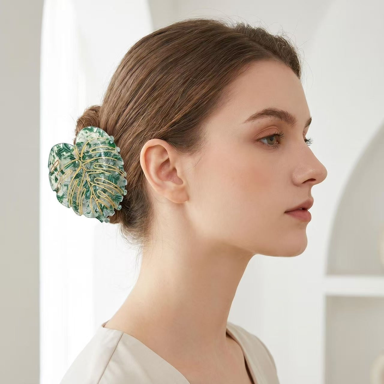 Monstera Leaf Gilded Hair Claw Clip - Aesthetic Tropical Palm Leaf Hair Jaw Clip for Women