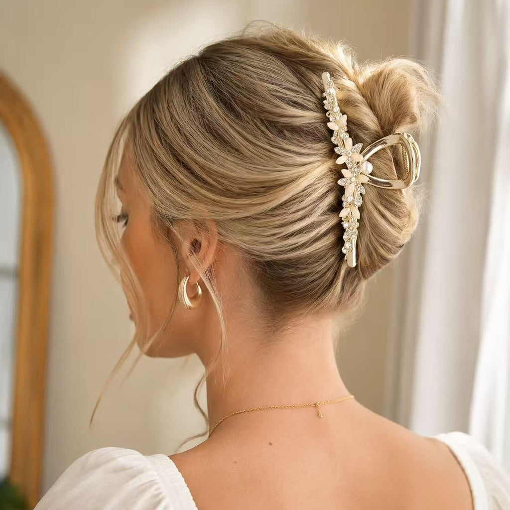 Vintage Pearl Floral Hair Claw Clip – Sparkling Rhinestone & Blossom Metal Hair Catch for Women⁠