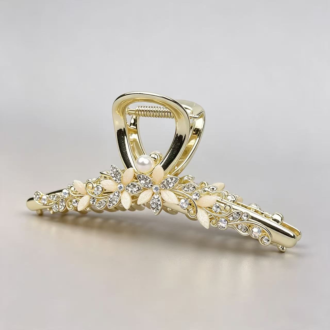 Vintage Pearl Floral Hair Claw Clip – Sparkling Rhinestone & Blossom Metal Hair Catch for Women⁠